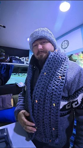 Stay warm guys!
#vanlifeuk #vandweller #vanlife #crochet #scarf #menwhocrochet #guyswhocrochet #handmade #marriedvanlife #mar...
