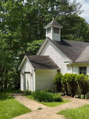 Exploring an old Appalachian cemetery #oldchurch #oldcemetery 