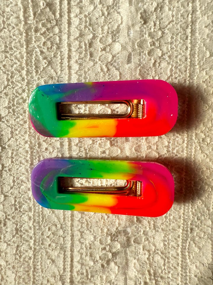 Oval-Shaped Resin Hair Clips product image (1)