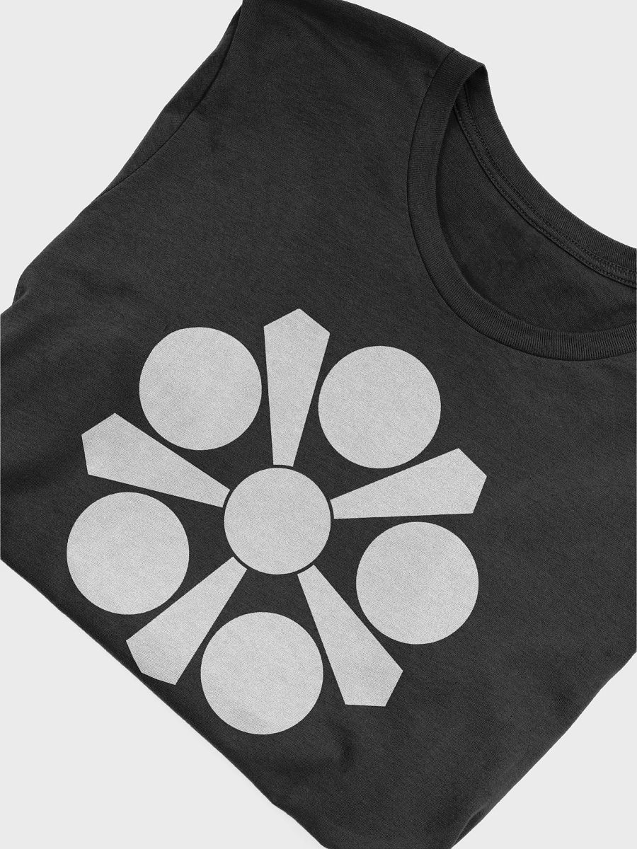 Sagara Clan Crest T-Shirt – Symbol of Resilience & Honor product image (7)