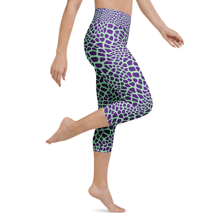 Green Giraffe Capri Leggings product image (1)