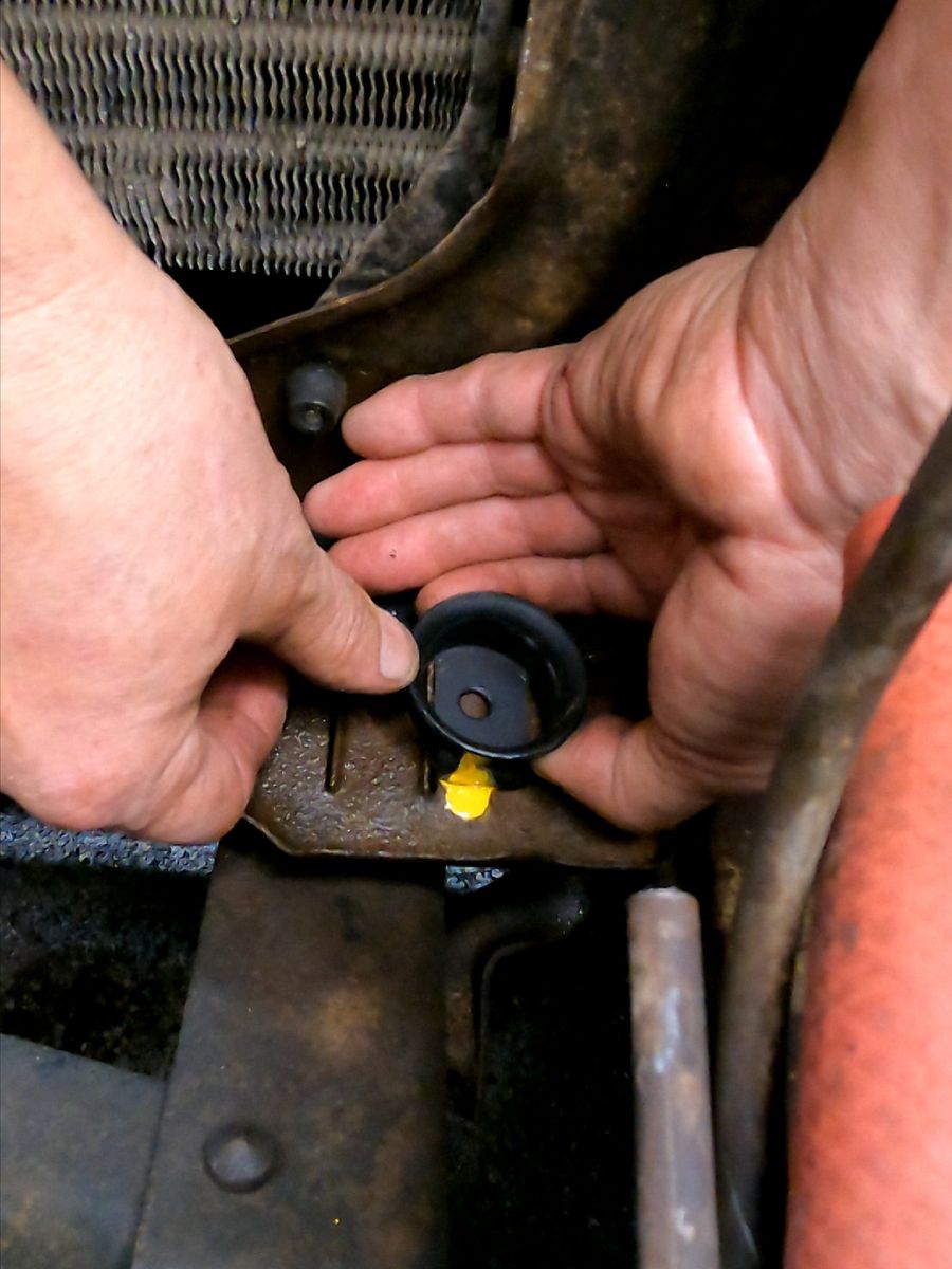 UTX Lower Radiator Mounts product image (2)