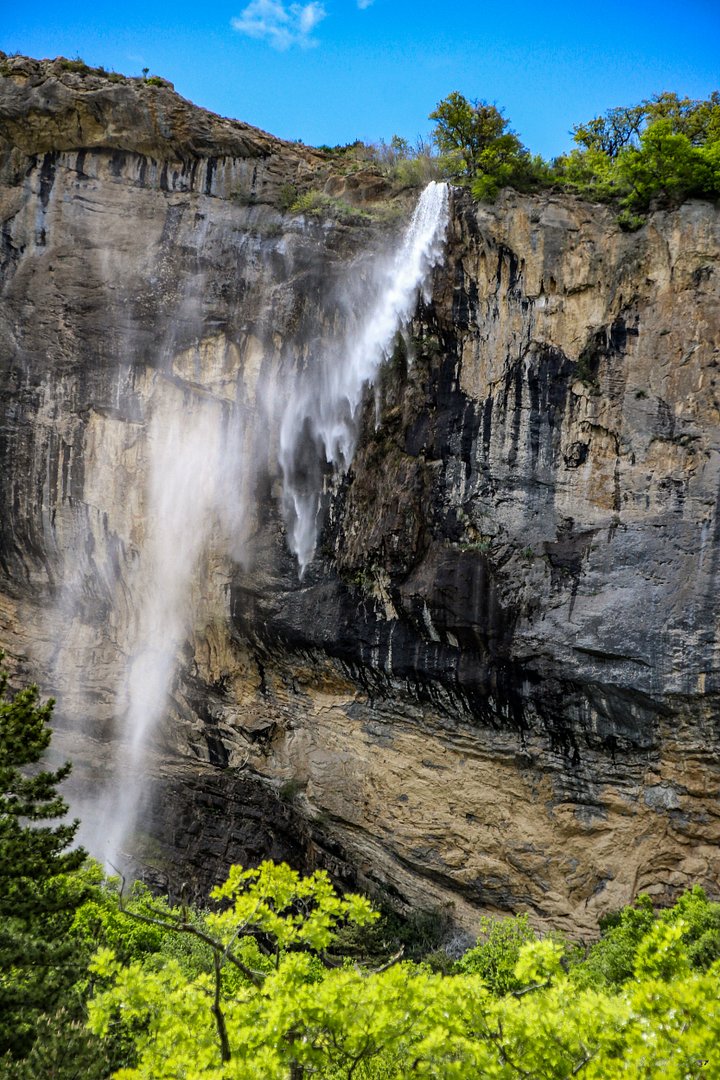 The Breath of the Mountain – Cascade sous le Pic de Crigne product image (1)