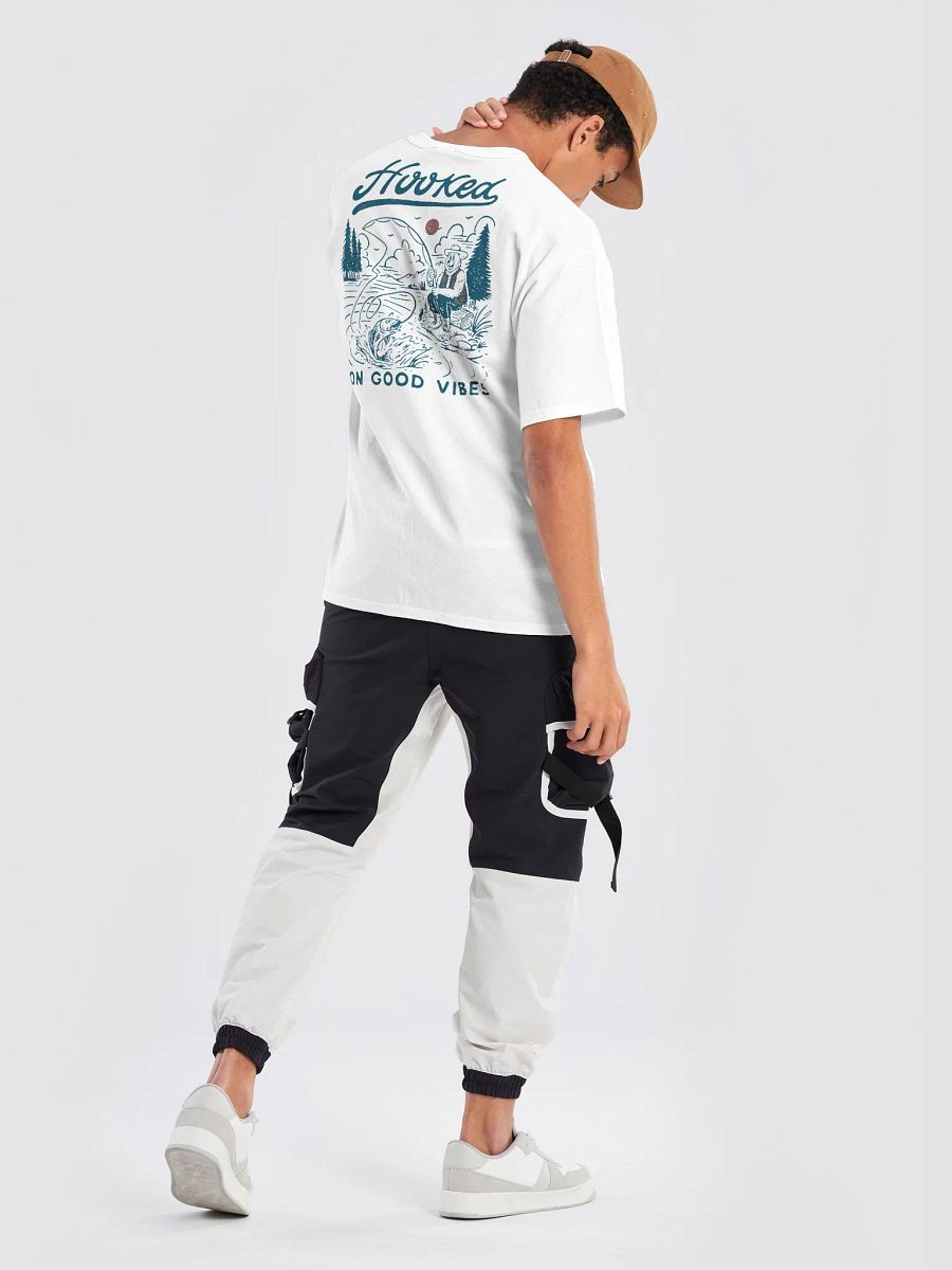 Hooked product image (6)