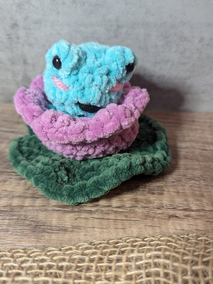 Lily Pop Frog - Pink Flower product image (2)