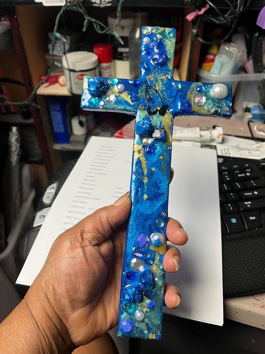 RESIN WALL CROSS product image (4)