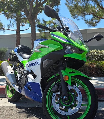 Haven't posted in close to a couple of weeks. Just wanted to let you guys know I'm still alive lol. Weather is feeling so goo...