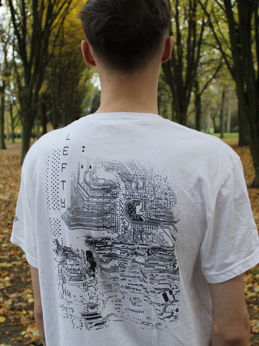 Lefty. "WHITE MAINFRAME GRAPHIC T-SHIRT" product image (5)