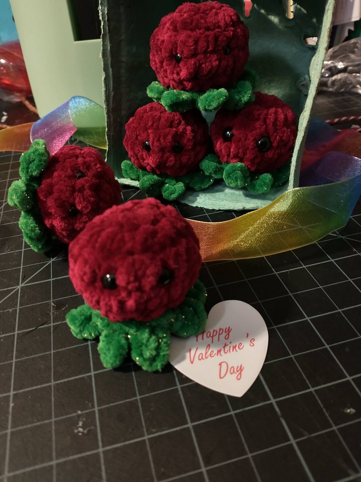 Roly Poly Baby Octopi Amigurumi product image (2)