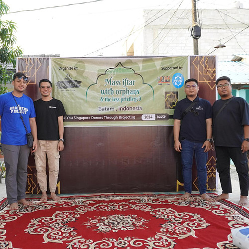 Ramadan Iftar Project 2024 

Alhamdulilah, This year Ramadan Iftar With Orphans were held in Batam, Indonesia went smoothly a...