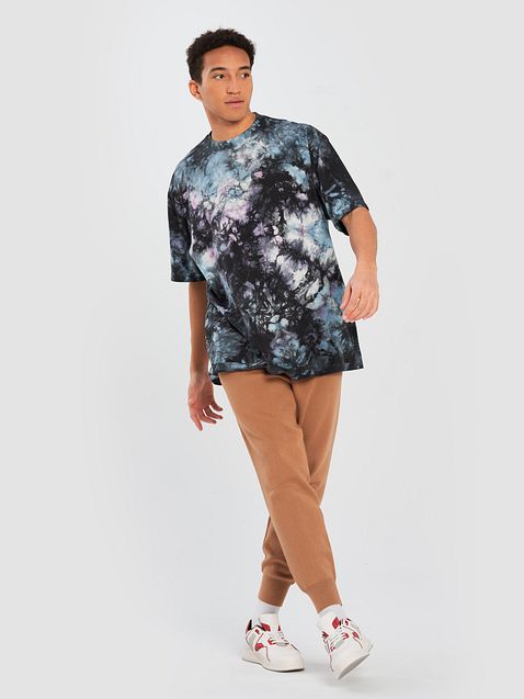 Photo showing Shaka Wear Oversized Tie-Dye T-Shirt