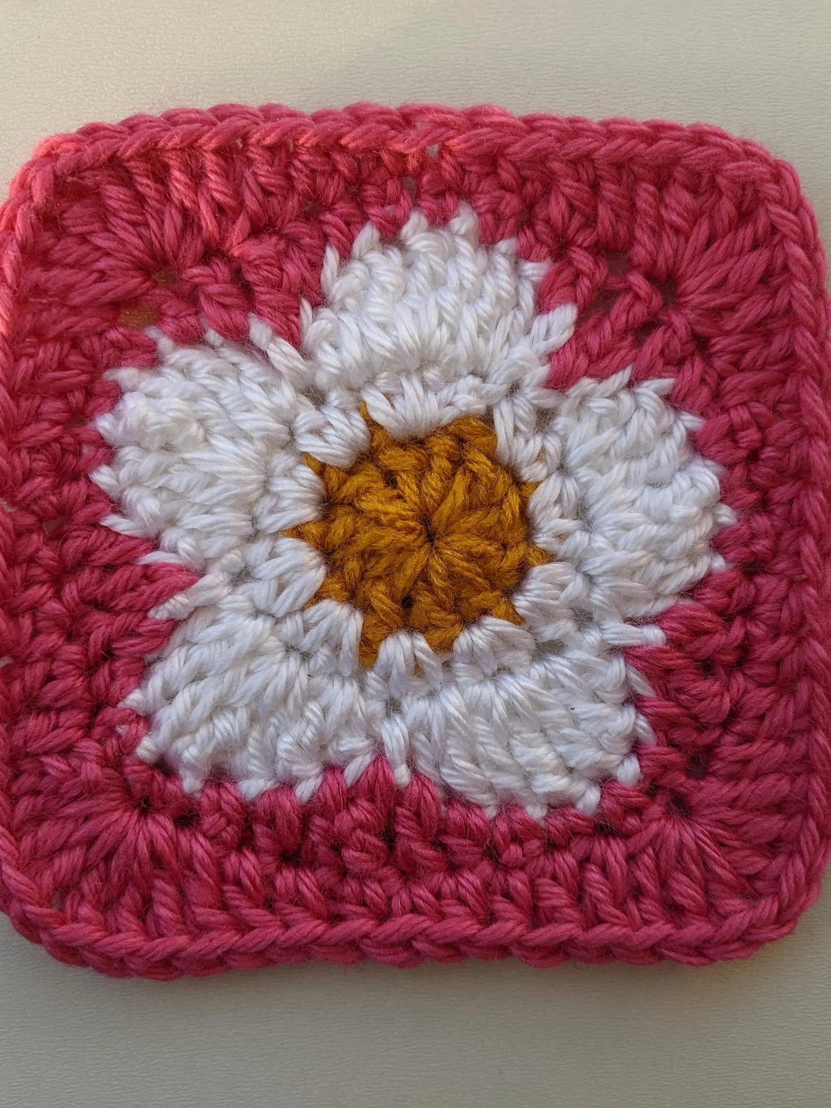 Crochet Daisy Flower Granny Square Pattern product image (3)