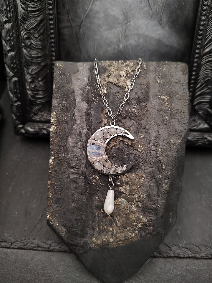 Moon Spirit - Luna Glow Blooms product image (1)