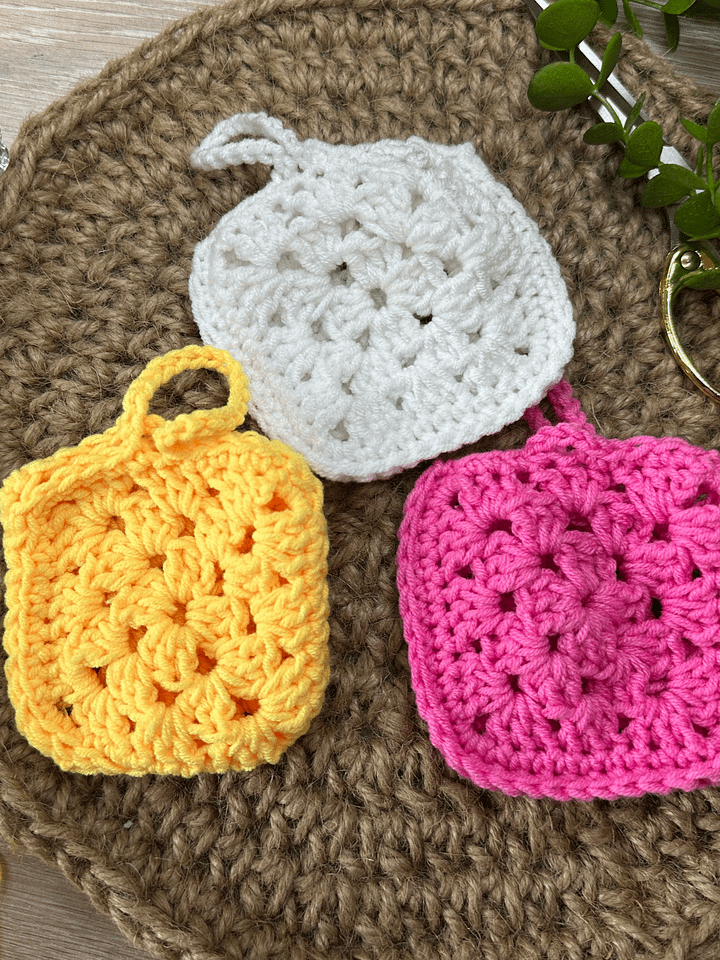 Crochet Granny Square Airpod Case Pattern product image (1)