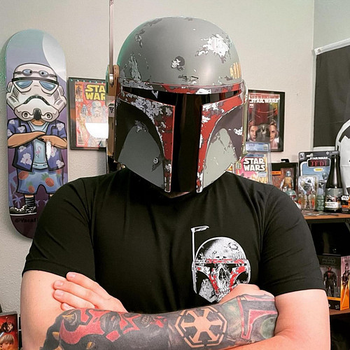 Boba Fett🔥💀

Tees, Hoodies, and Sweatshirts are available now!

📸: @vacationtrooper 
#nohopesupplyco