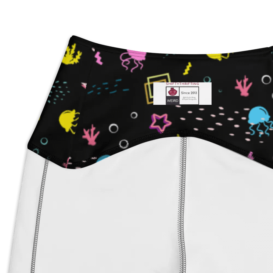 Shifty Seas dark pattern pocket leggings product image (5)