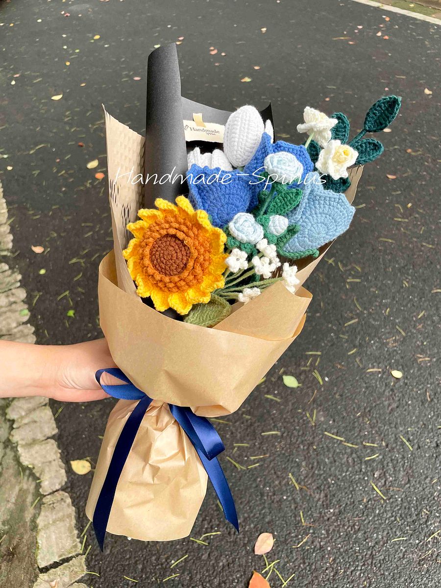 Blue Rose + Sunflower Crochet Knit Bouquet product image (3)