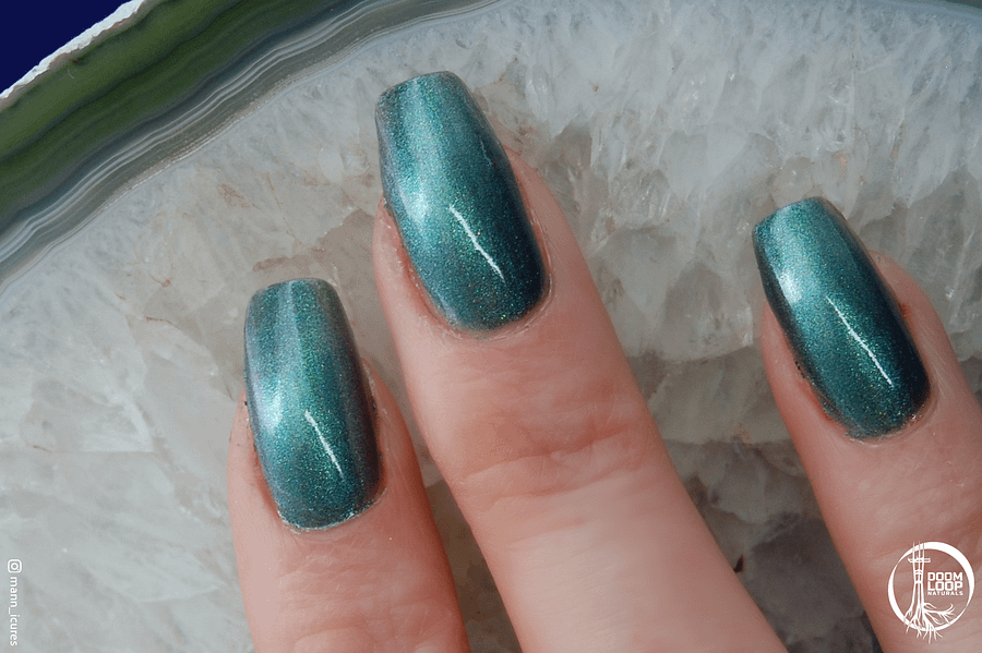 NO MOTHER IT'S JUST THE NORTHERN LIGHTS - Teal and Blue Green Magnetic Nail Polish product image (5)