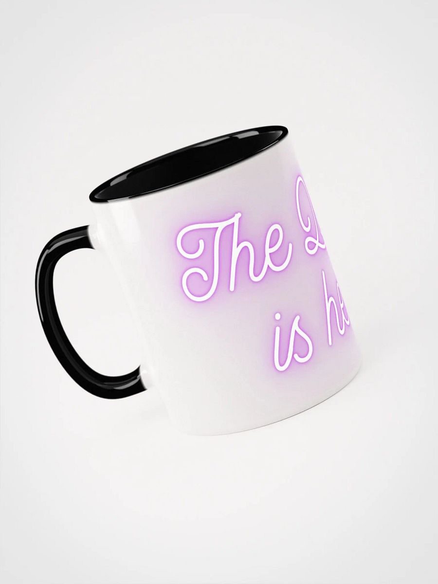 The queen is here mug product image (3)