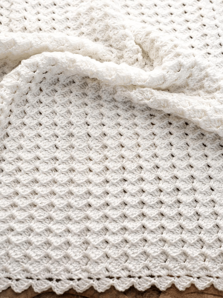 Crochet Pattern: Shell Stitch Baby Blanket (With 3D Bow) product image (7)