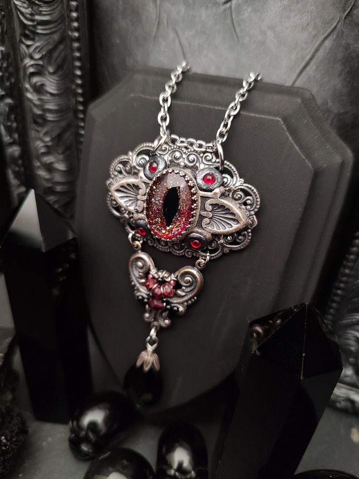 Eye Painted Amulet - Sanguine product image (2)