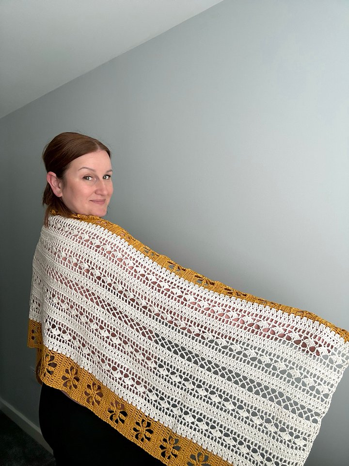 Heart Of Rose Shawl product image (2)