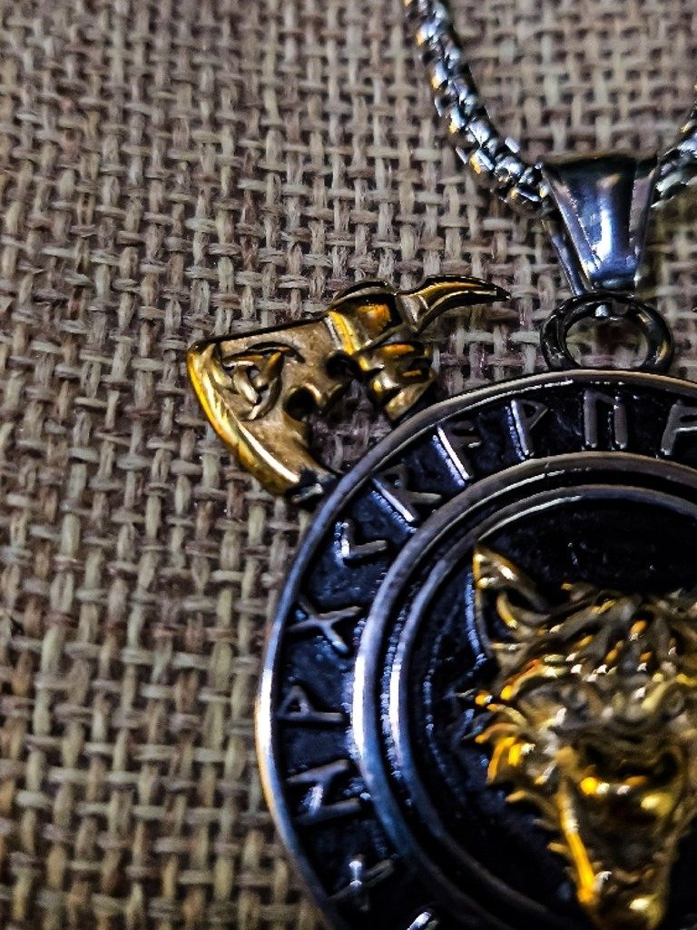 The Armored Kingdom Savage Sigil of the North Wolf Necklace product image (6)