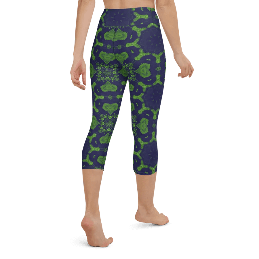Tropical Vibe Capri Leggings product image (3)