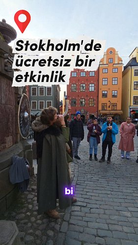 Stokholm'de ücretsiz bir tura katıldık ve yaklaşık iki saat boyunca Gamla Stan'ın taş sokaklarında inanılmaz keyifli vakit ge...