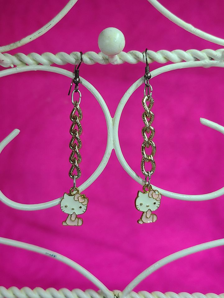 Hello KItty Earrings product image (1)