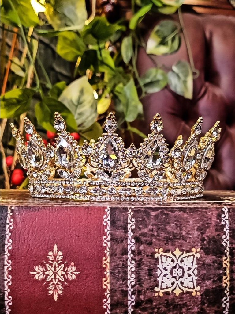 The Armored Kingdom Pearl White Crown (Gold) product image (5)