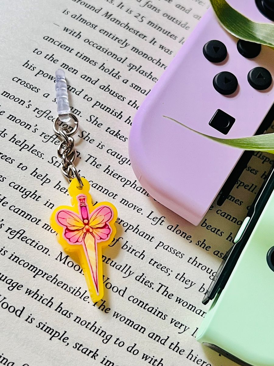 Winged Dagger Switch Charm product image (3)