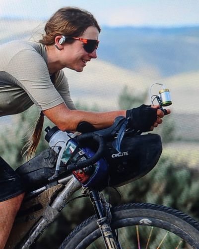 🇬🇧 Sad news on the Tour Divide !

After my mechanical problem, I had managed to come back neck and neck with Laël Wilcox.

It...