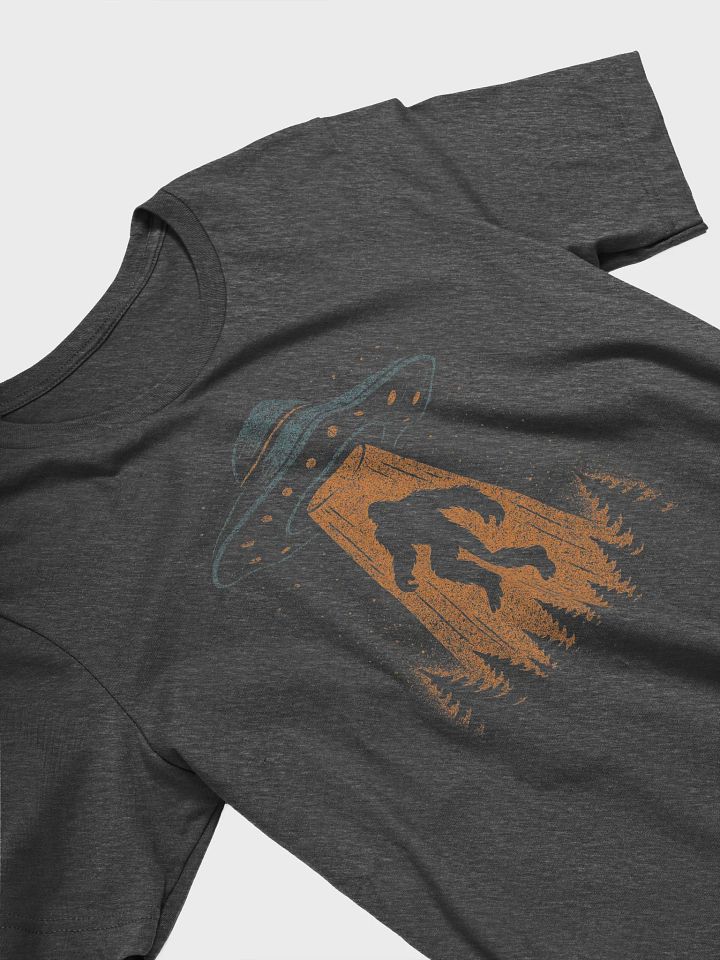 Bigfoot Abduction: Midnight Ufo Beaming up Bigfoot Tee product image (2)