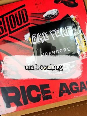 Straight from New York's finest  @punkrockradar Punk Rock Sanity does an unboxing of Barcelona's  finest Skatepunkers @fastloudband just released LP Rice Again?  In USA order via: @punkrockradar In Europe order via: @20chordsrecords **Check out our merch www.punkrocksanity.com Hosted by Jorge Rivera - follow and listen to our podcast on all major streaming sites like Spotify, amazon, Pandora, apple #punkrocksanity #punkrockradar  #punkcast #skatepunk #punkrock #melodichardcore #punk #poppunk #punkpodcast #socalpunk #punkmelodico #californiapunk #podcast #surfpunk #20chordsrecords #spotify #barcelonapunkrock #europunk #barcelonaskatepunk #fastloudpunk #posthardcore #hardcore #fastloud #riceagain #barcelonapunk 