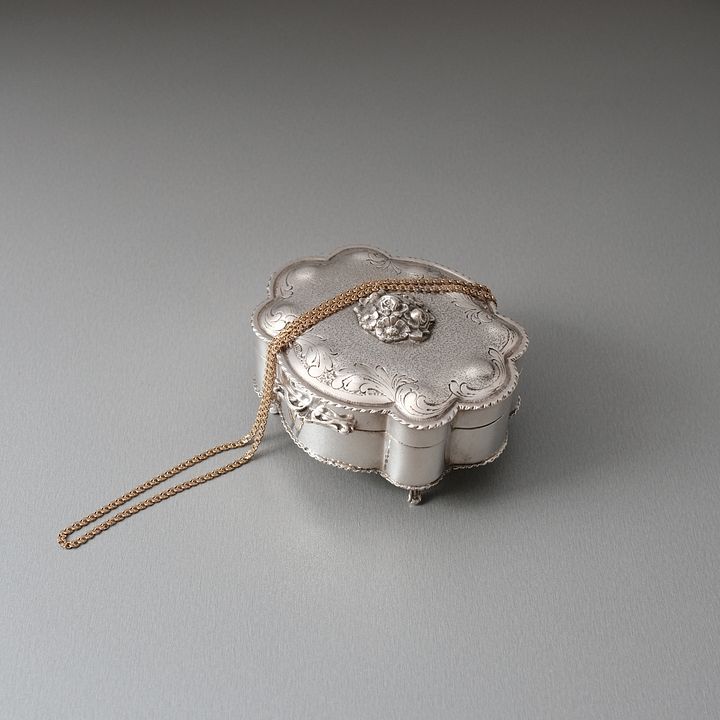 1930年イタリア製 純銀製ジュエリーボックス 刻印あり product image (2)