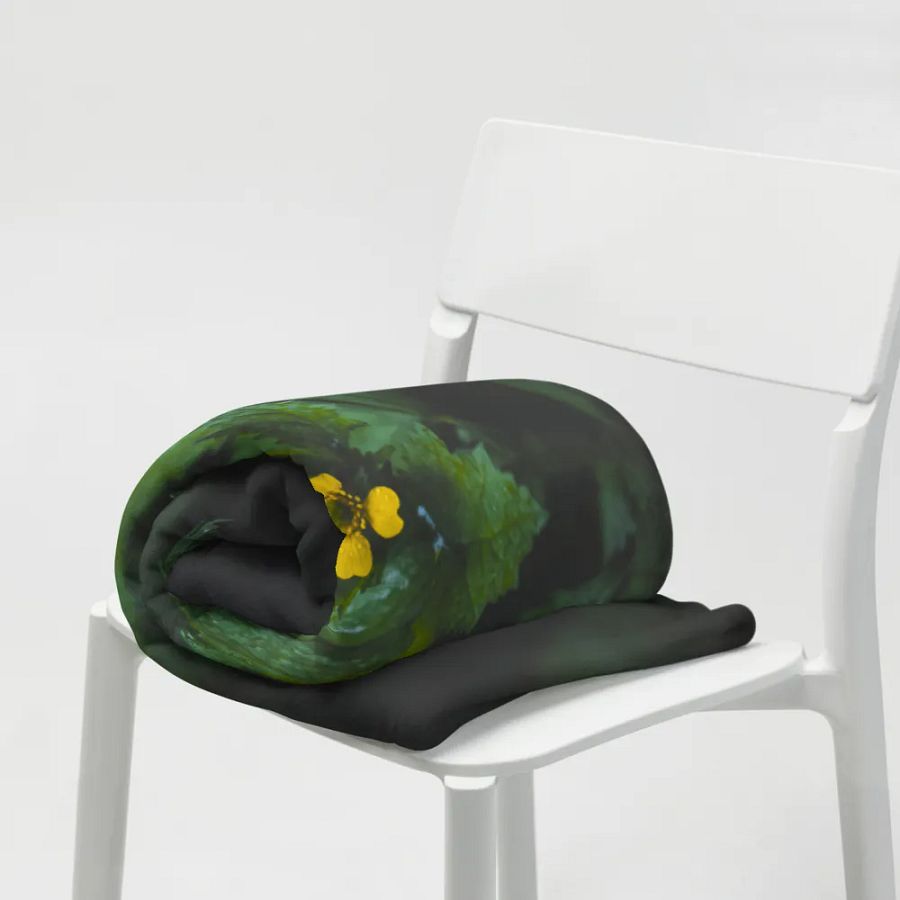 Little Yellow Flower Throw Blanket product image (7)