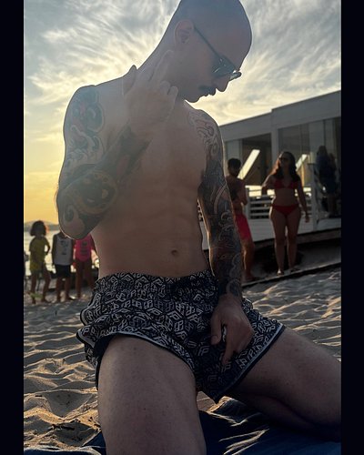 Ogni tramonto qui è un highlight☀️
E voi dove siete in vacanza?
•
•
•
#summervibes☀️ #twitchitalia #travels