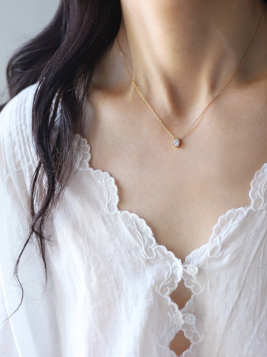 Pear-Shaped Water Drop Necklace | 18K Gold Plated product image (2)