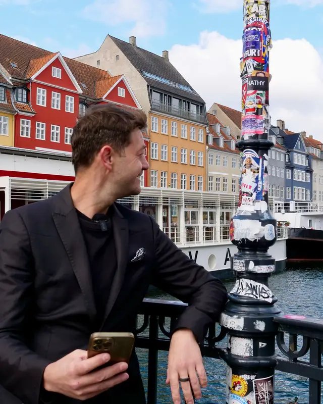 It had to happen in #COPENHAGEN, just crowned the most liveable city in the world for its exceptional quality of life. But #Denmark today is more than that: post-Brexit, it’s become one of Europe’s leading innovation hubs, especially for #startups. Here in Copenhagen, I reconnected with my friend Keyvan, who leads communications at #TechBBQ, Denmark’s top startup and tech investor event, taking place this August 27–28. I met so many inspiring people, including Sam Eshrati, COO & Chief Engagement Officer at TechBBQ. Since 2013, this big tech conference has brought together entrepreneurs, startups, and investors from all over the world. I also had the chance to meet and interview Mette Lykke, CEO of Too Good To Go, the well-known anti-food-waste startup that’s also popular in Italy. And Nima Sophia Tisdall, CEO of Nordic Makers, a venture capital firm. Denmark is also one of the few European ecosystems where VC investments are on the rise. Copenhagen is not just a place. It’s a mindset. Working on my next chronicle from here.