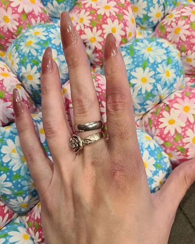 Swelling gone down. Bruise is getting darker 🙃 
Got some sweet crafting done today ✌️