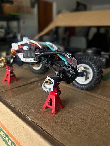 @no_image_919 is the most unique builder. Good luck trying to figure out wtf is going on here.... His entry for project 120.....