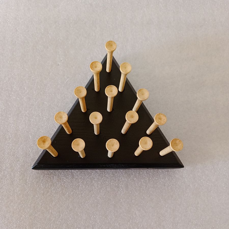 Triangle Peg Game with BLACK Base product image (3)