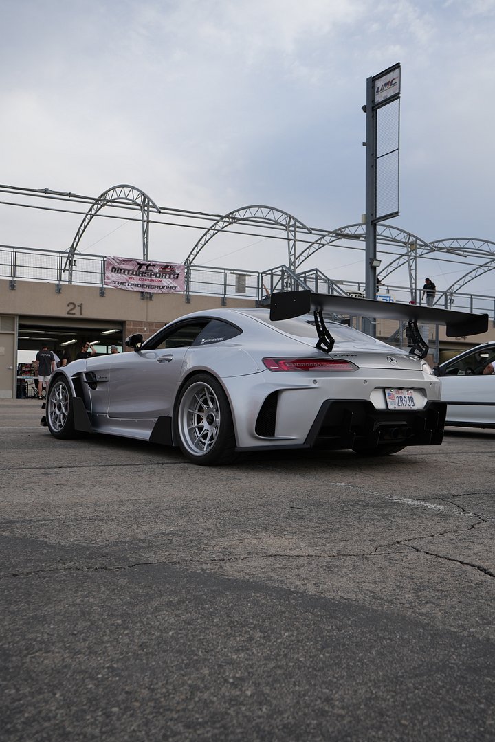 gtr mercedes video outside product image (1)