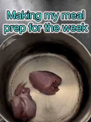 Meal prep for the week - chicken thighs, rice, cheese and onion in Nando’s sauce. 14 portions, 2 per day, 500 calories 38g protein #food #mealprep #chicken #nandos #cooking #delicious 