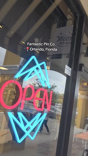 Disney pin trading located in Orlando, Florida!!! 👀✨️😍

#disney #disneyworld #disneygram #disneyparks #disneyprincess #disney...