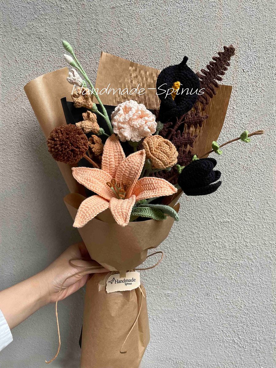 Autumn Leaves Kiss Crochet Knit Bouquet product image (3)