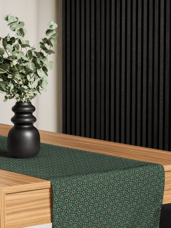 Green star pattern table runner product image (1)