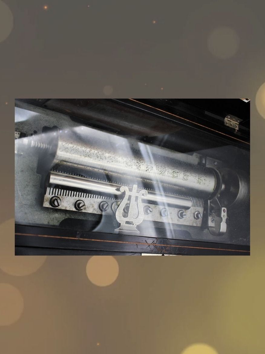 Caixa de Música Francesa do Século XIX, desenho floral, oito músicas sinfónicas, peça de coleção product image (5)