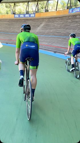 Fresh surface. Fast legs. New vibes.

New playground for a few days — racing at Velodrome de Toulon Provence.

Warm wood, ope...